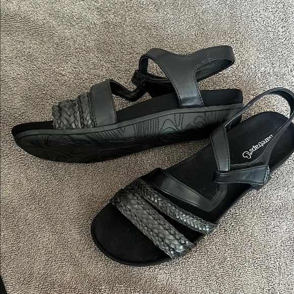 BareTraps Black Sandals with Adjustable Straps - Picture 5 of 7